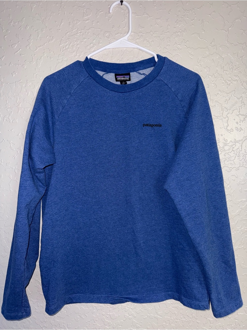 ⁠Patagonia Blue P-6 Logo Organic Cotton Crewneck Sweatshirt Medium⁠